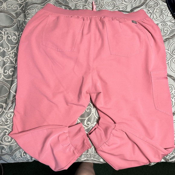 FIGS F’ing Pink scrubs size 3XL. Worn once. - Picture 4 of 10